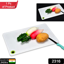 Simple plastic cutting board, ideal for kitchen use